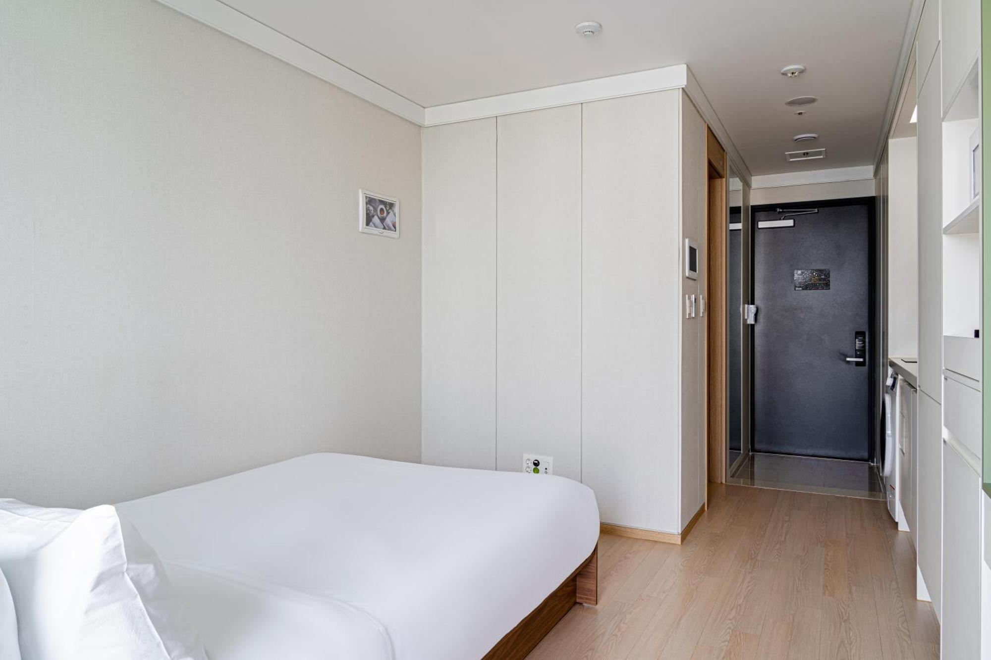 Urbanstay Myeongdong Seoul Ngoại thất bức ảnh